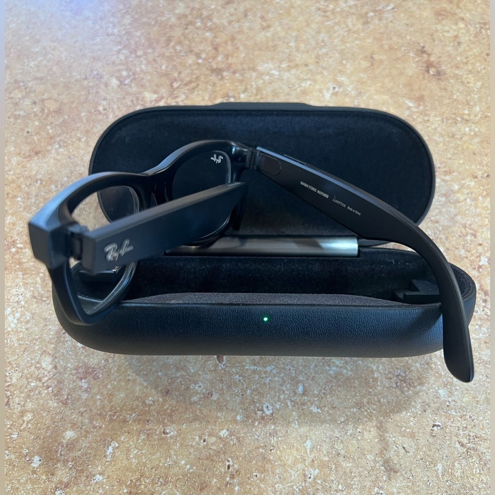 Ray-ban Stories Wayfarer matte black/ transitions gray